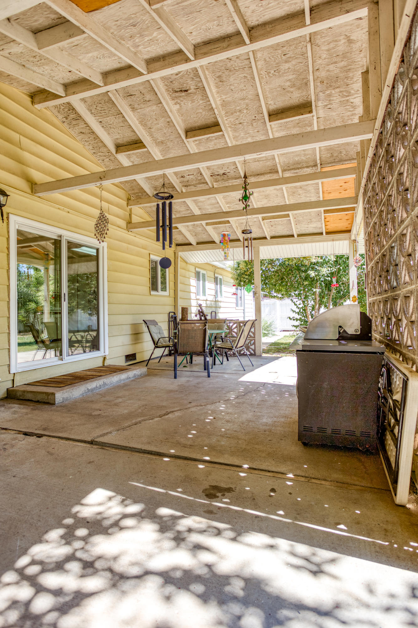 6762 Riverside Drive Redding, CA 96001 - Photo 29 of 39 High Ceiling on Covered Patio
