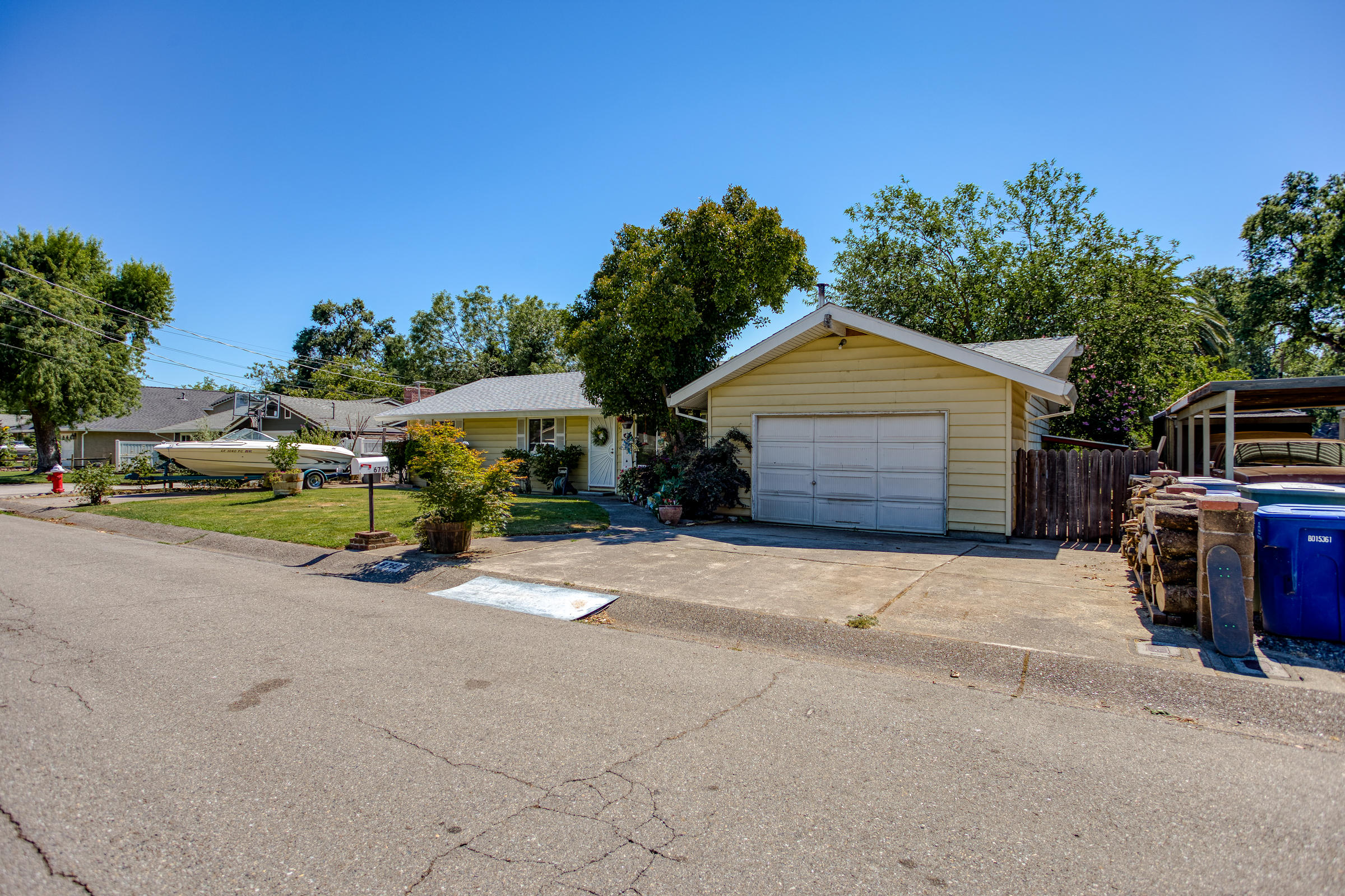 6762 Riverside Drive Redding, CA 96001 - Photo 36 of 39 Wide Driveway