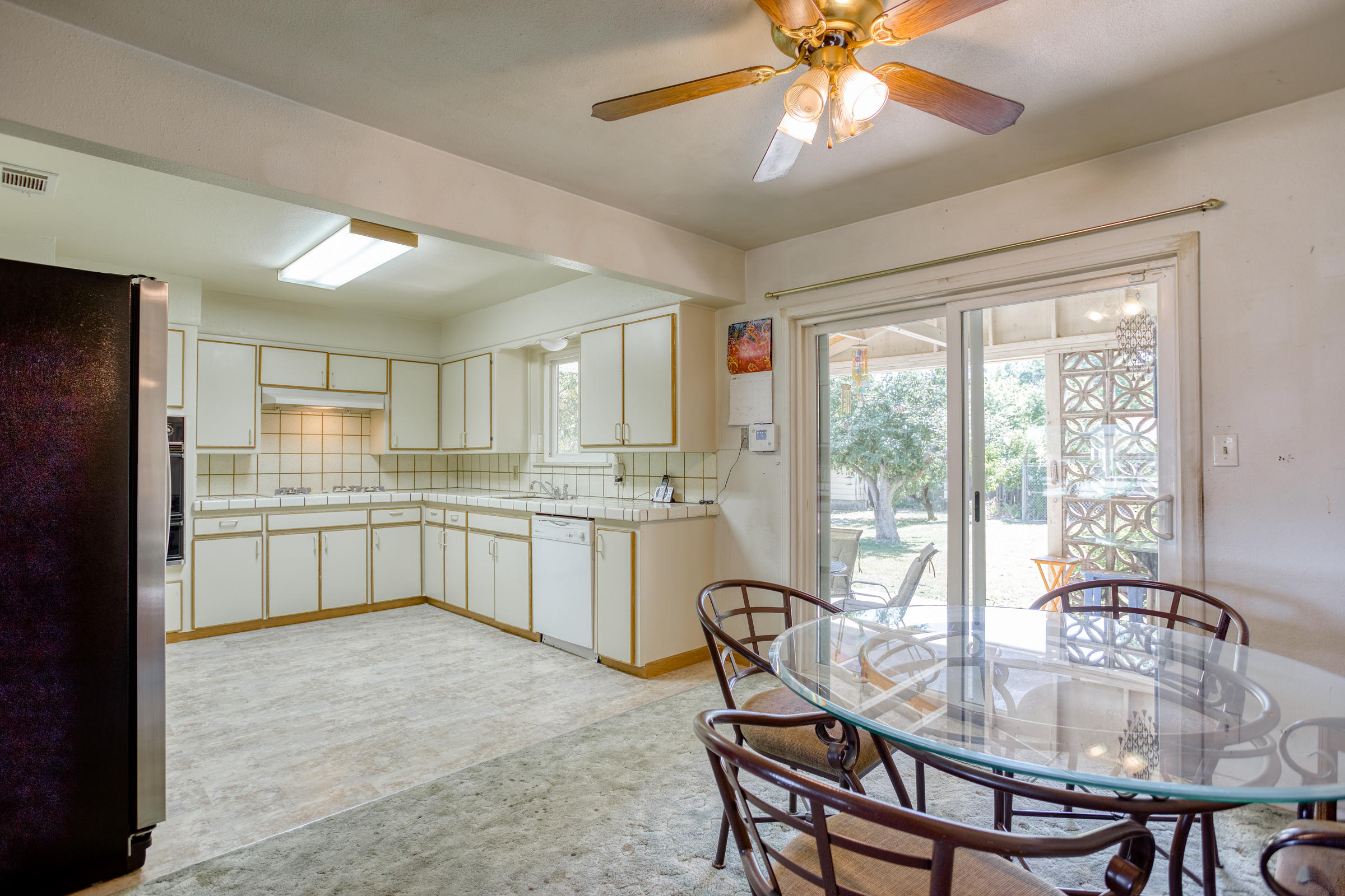 6762 Riverside Drive Redding, CA 96001 - Photo 5 of 39 Open Dining Area