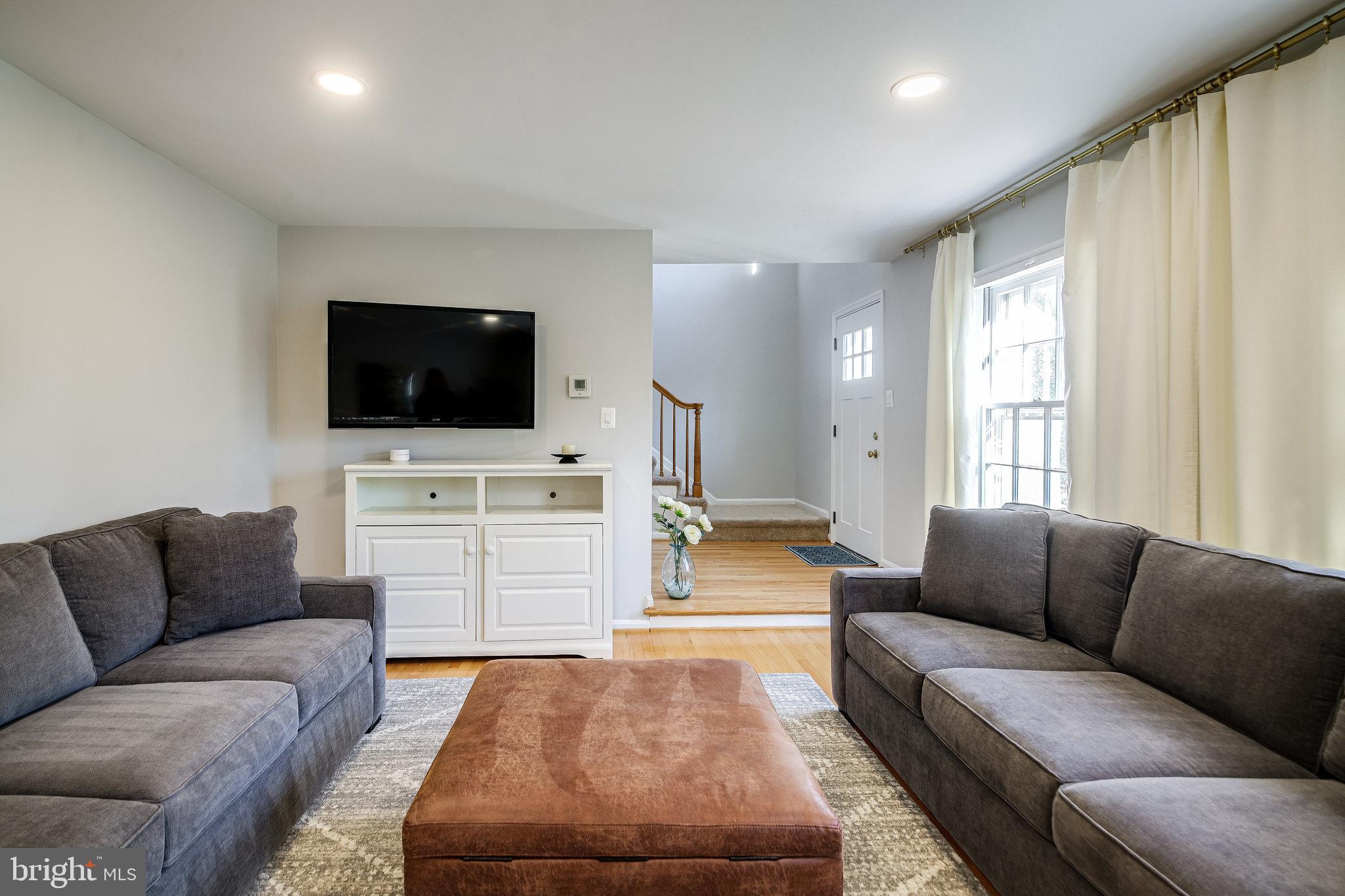 2052 Eakins Court Reston, VA 20191 - Photo 12 of 68