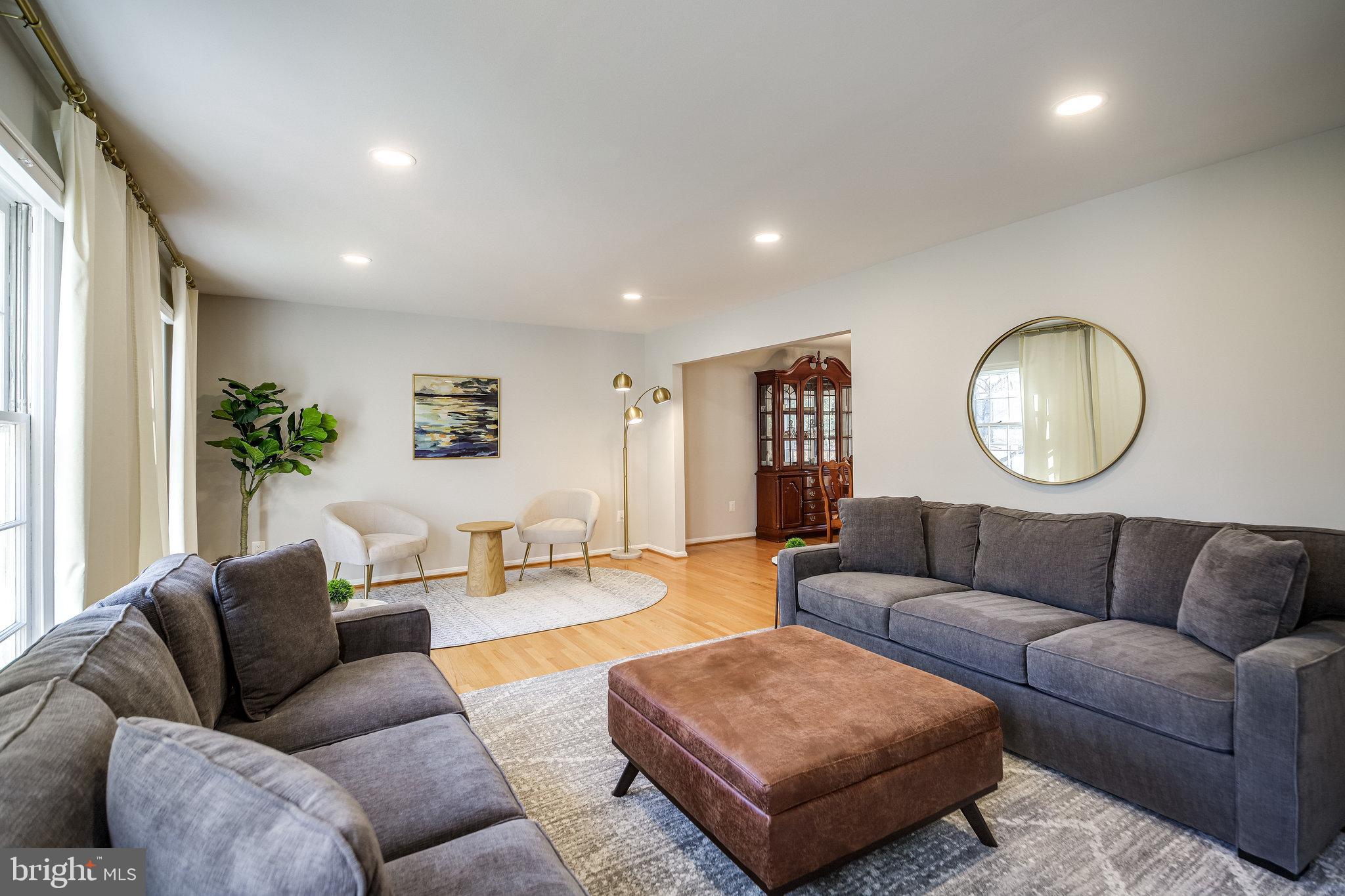 2052 Eakins Court Reston, VA 20191 - Photo 4 of 68