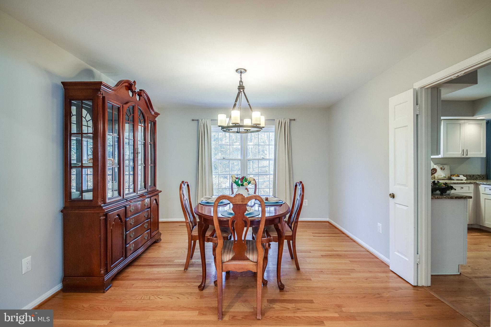 2052 Eakins Court Reston, VA 20191 - Photo 6 of 68