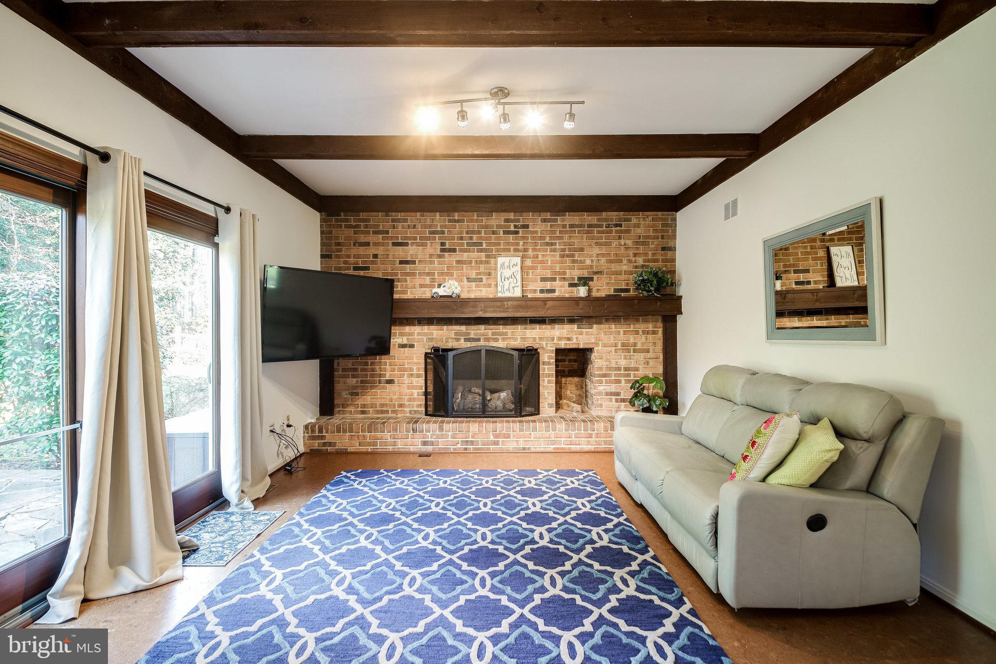 2052 Eakins Court Reston, VA 20191 - Photo 8 of 68