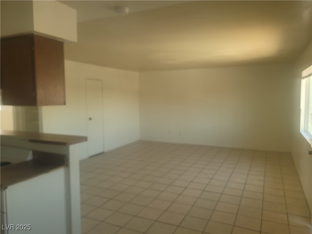 4725 Convaire Avenue, Unit 4 Las Vegas, NV 89115 - Photo 5 of 18