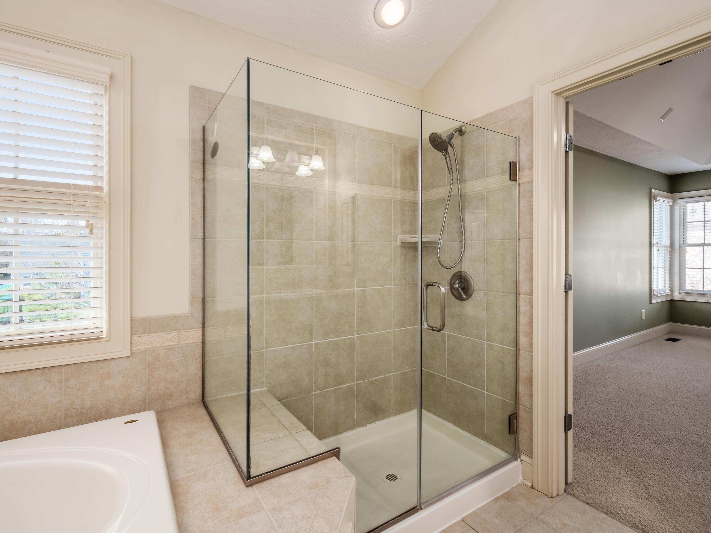 5949 Dunheath Loop Dublin, OH 43016 - Photo 31 of 57 Glass Shower