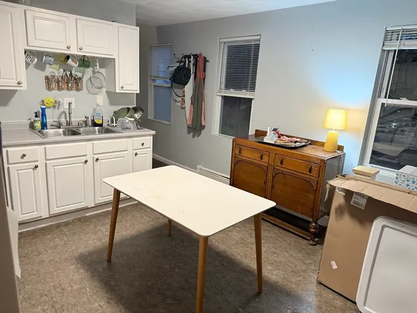 $1,600 | 131-133 Ledge Street, Unit 2R, Providence, RI 02904