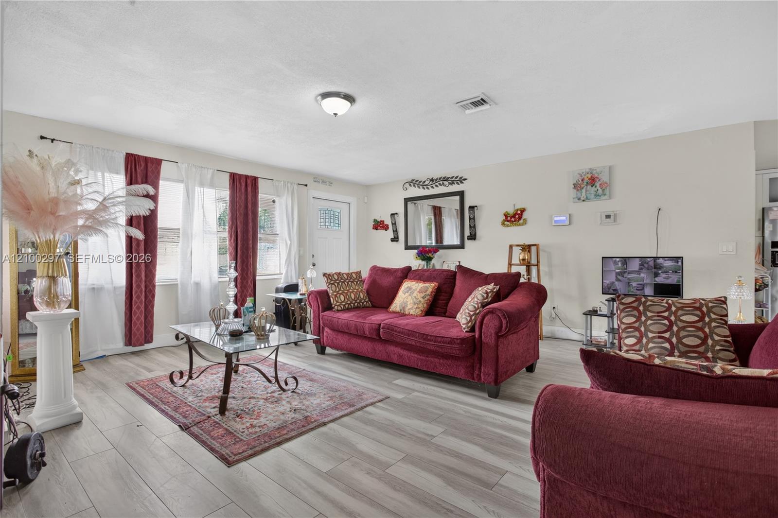 425 Northwest 18th Court Pompano Beach, FL 33060 - Photo 4 of 27 Gallery Image 4