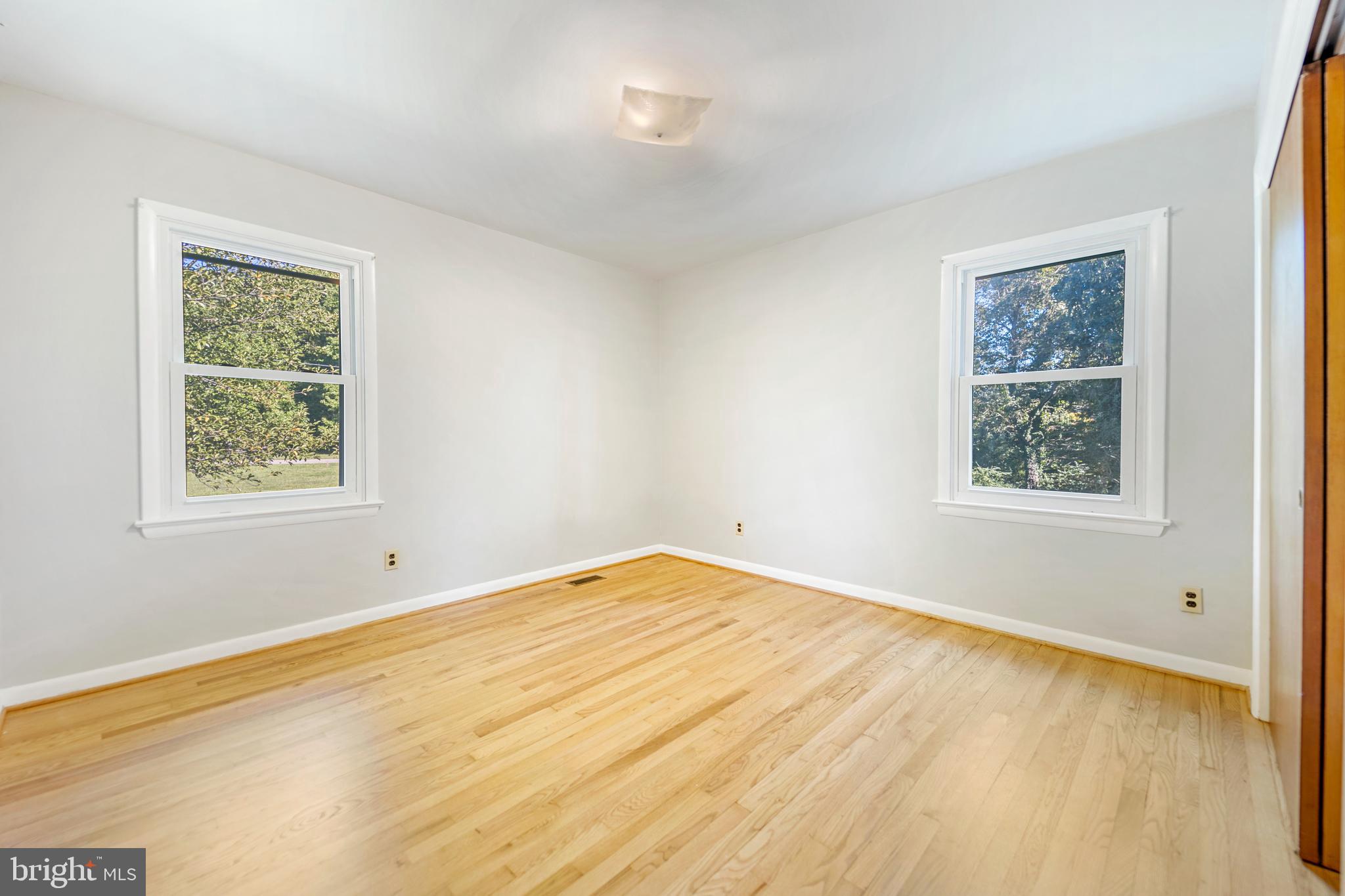 24564 Half Pone Point Road Hollywood, MD 20636 - Photo 11 of 27 Primary bedroom