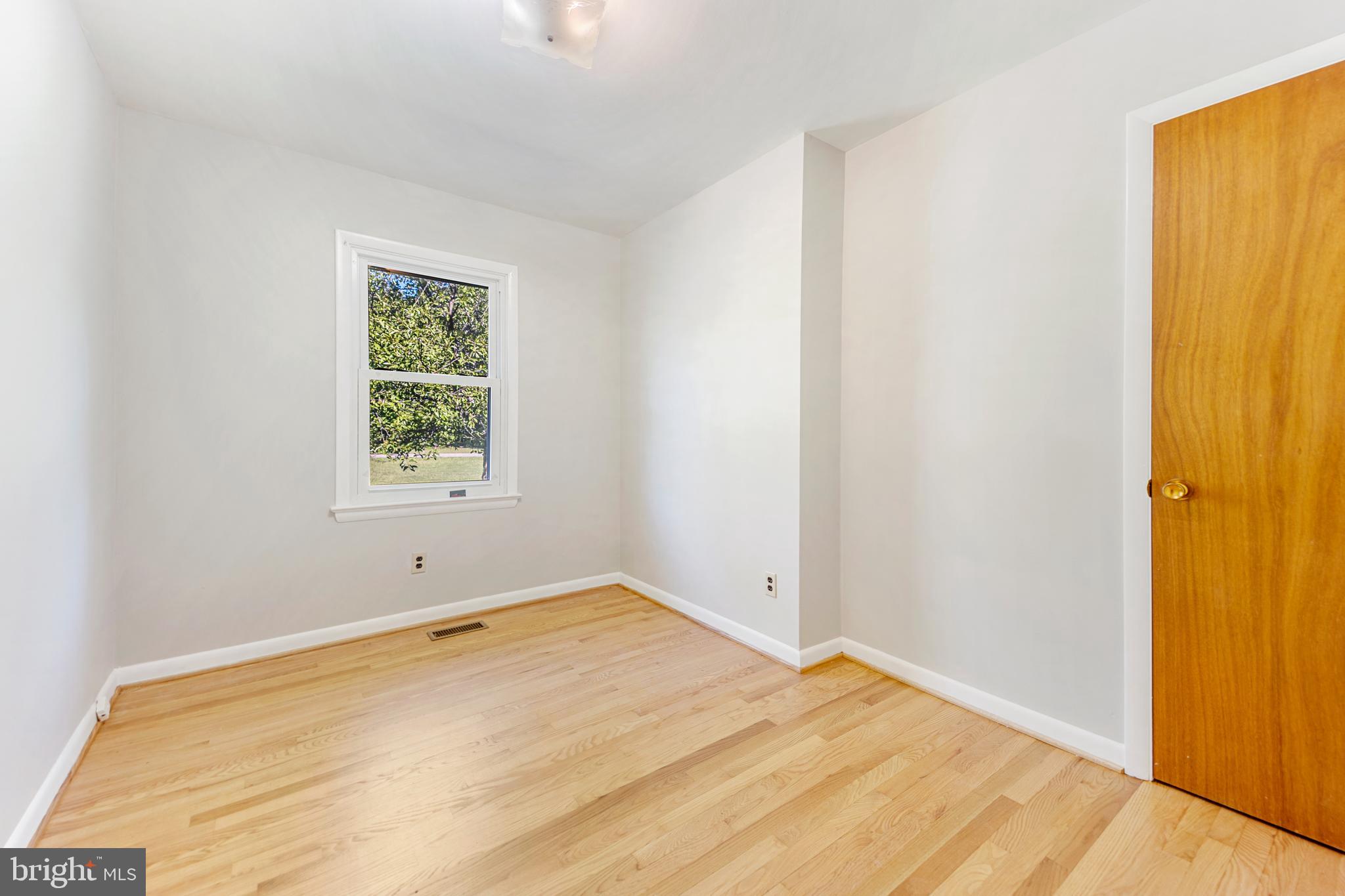 24564 Half Pone Point Road Hollywood, MD 20636 - Photo 13 of 27 Bedroom 2