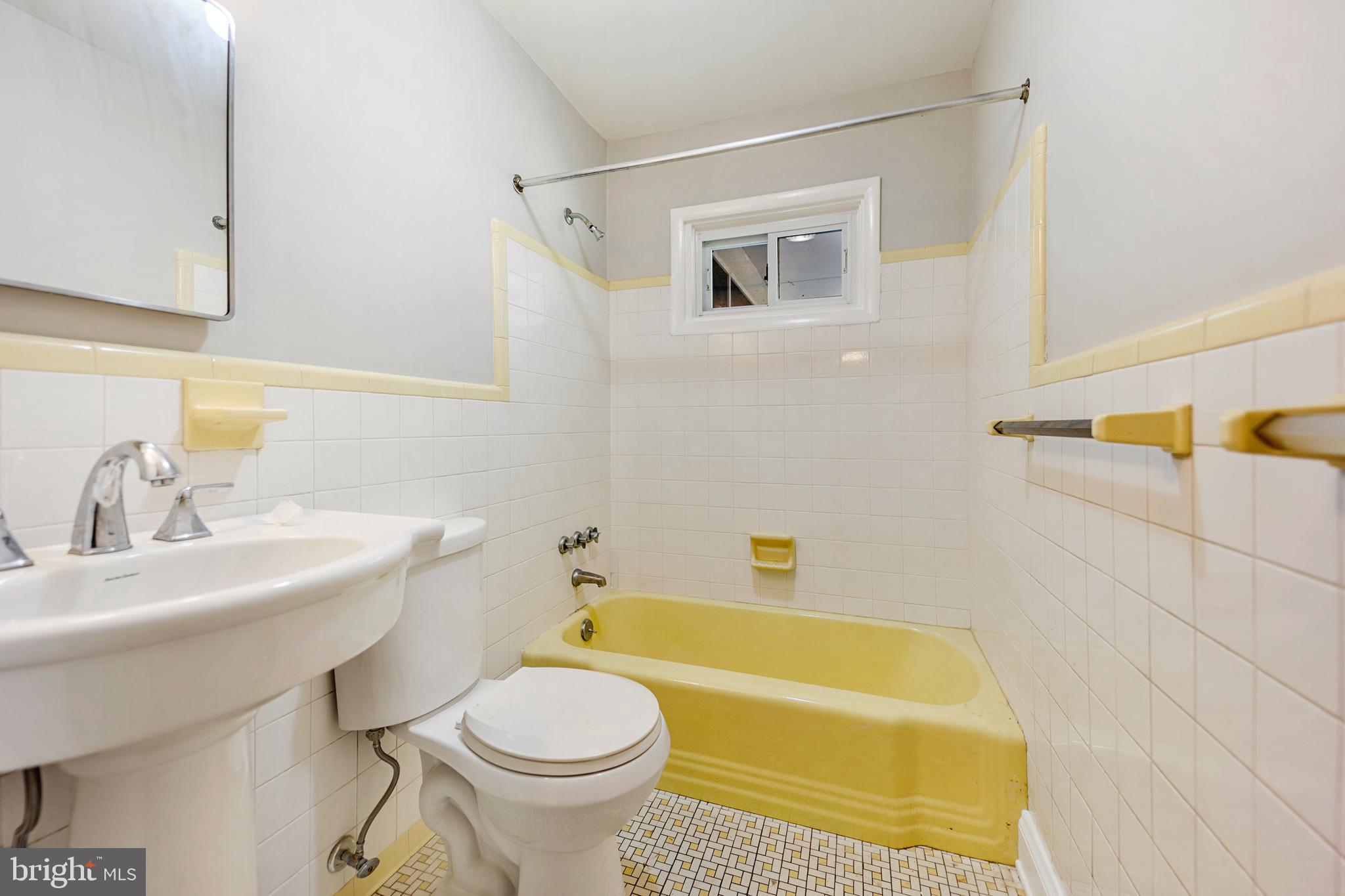 24564 Half Pone Point Road Hollywood, MD 20636 - Photo 15 of 27 Bathroom 2