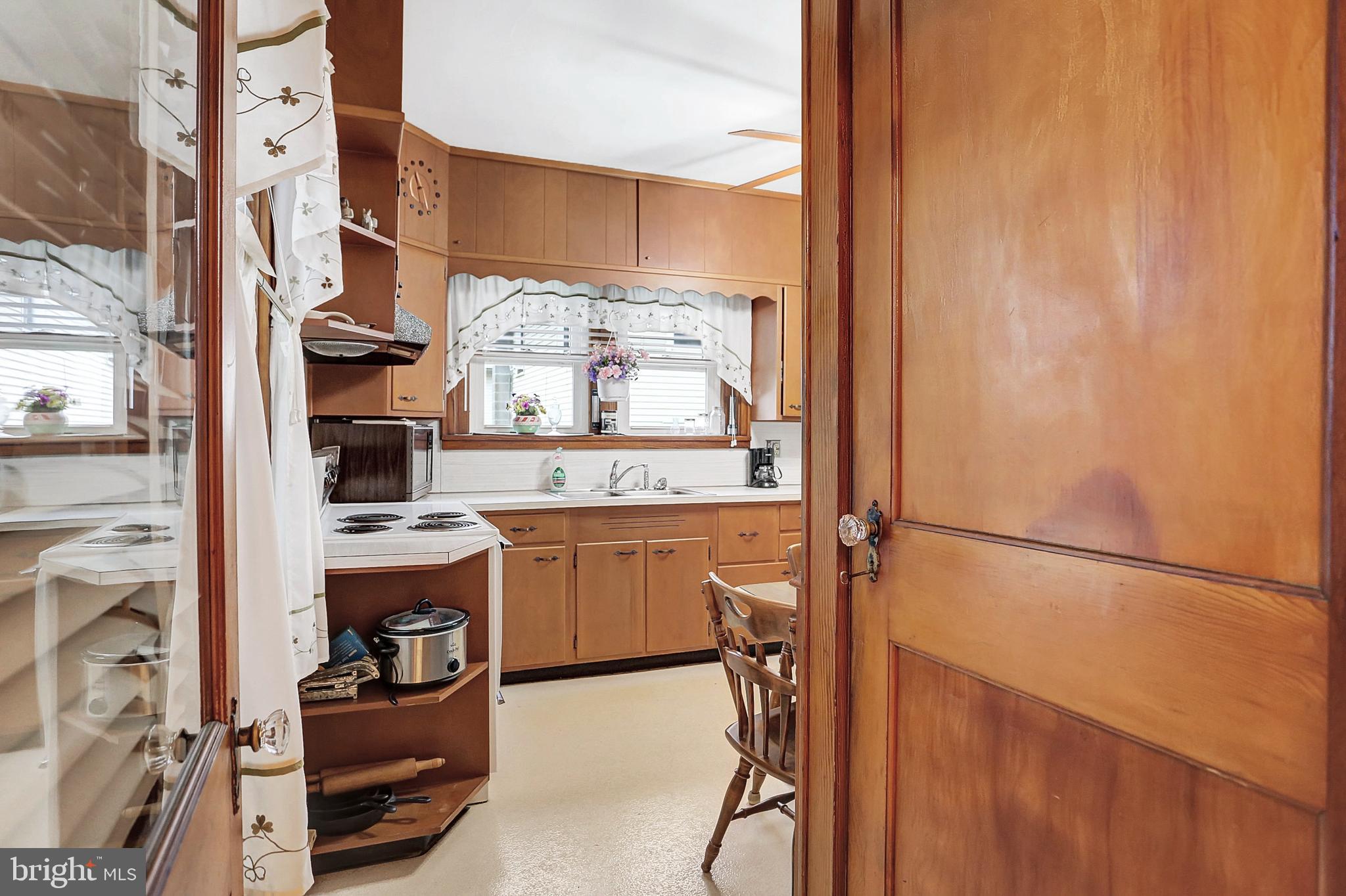 1406 Sandhill Road Lebanon, PA 17046 - Photo 4 of 31 Kitchen