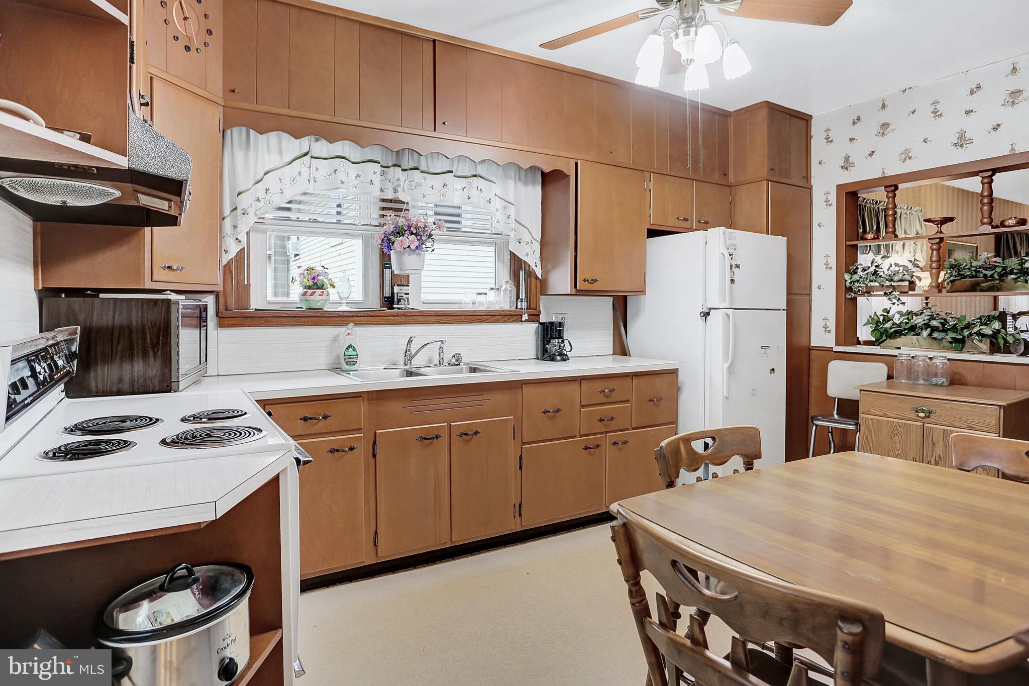 1406 Sandhill Road Lebanon, PA 17046 - Photo 5 of 31 Kitchen - view 2