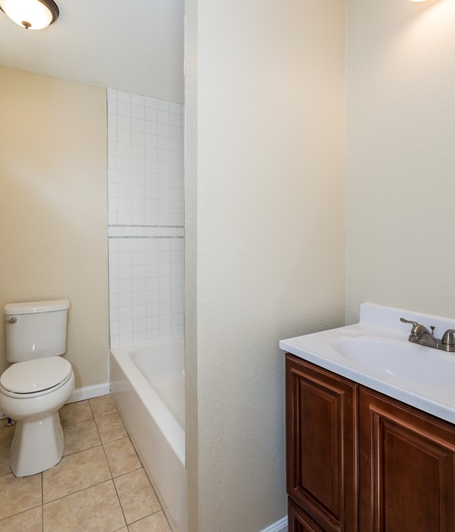 74 Gresham Street Springfield, MA 01119 - Photo 17 of 25