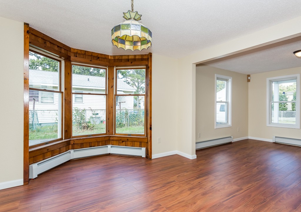 74 Gresham Street Springfield, MA 01119 - Photo 10 of 25