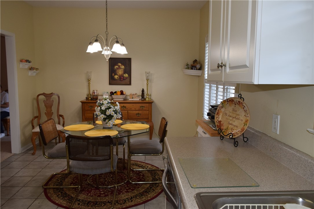 147 Elliott Circle Anderson, SC 29621 - Photo 3 of 17 Breakfast area