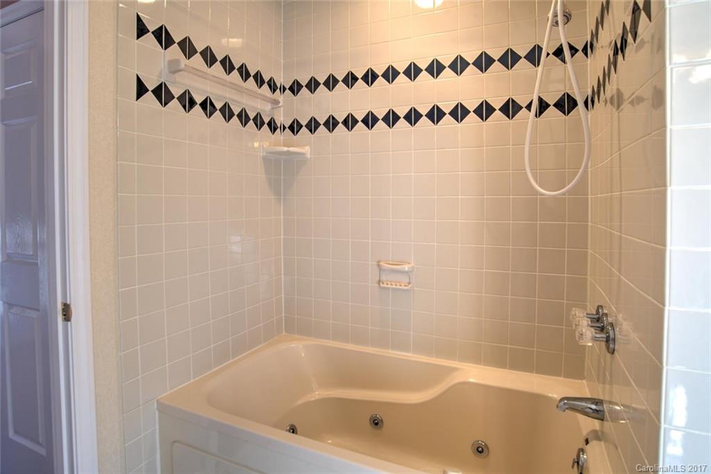 32 Foothills Road Asheville, NC 28804 - Photo 12 of 24 Gallery Image 12