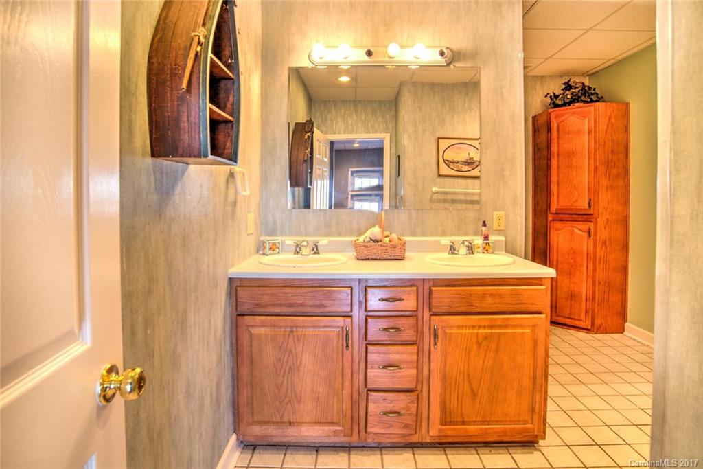 32 Foothills Road Asheville, NC 28804 - Photo 20 of 24 Gallery Image 20
