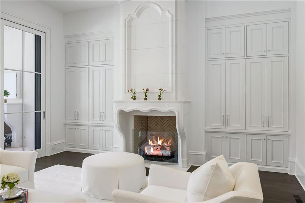 1640 Kenai Road Marietta, GA 30064 - Photo 9 of 43 a living room with furniture and a fireplace