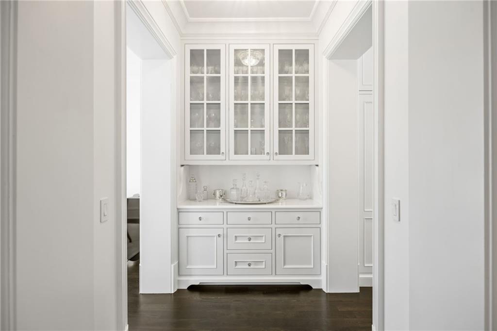 1640 Kenai Road Marietta, GA 30064 - Photo 10 of 43 a view of cabinets and window