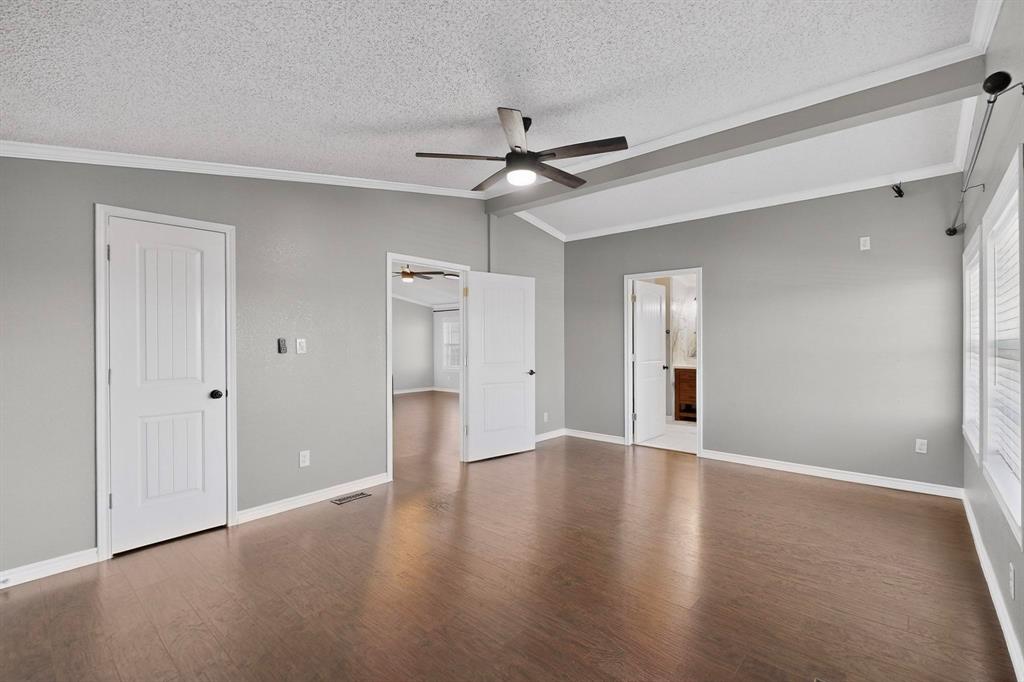 819 Hoss Road Sanger, TX 76266 - Photo 15 of 40
