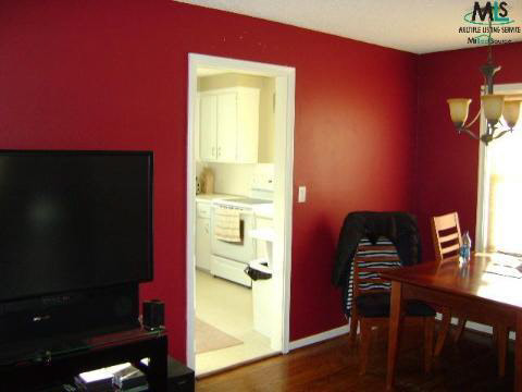 4100 Durham Road Royal Oak, MI 48073 - Photo 7 of 8 916527-6.JPG