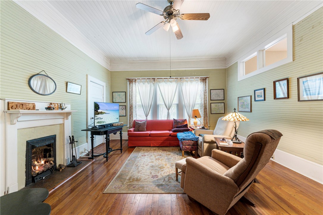 113 Webb Street Anderson, SC 29624 - Photo 14 of 30 Living Room
