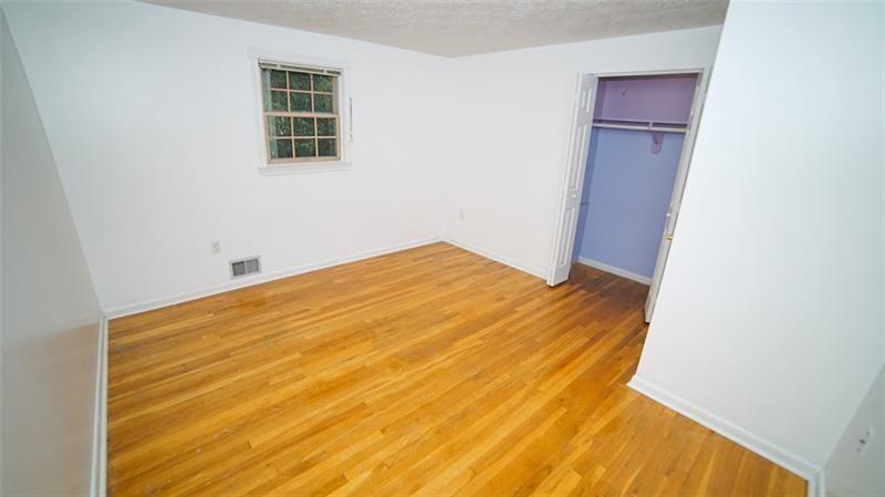 140 North Jamestown Road Coraopolis, PA 15108 - Photo 13 of 23 Gallery Image 13
