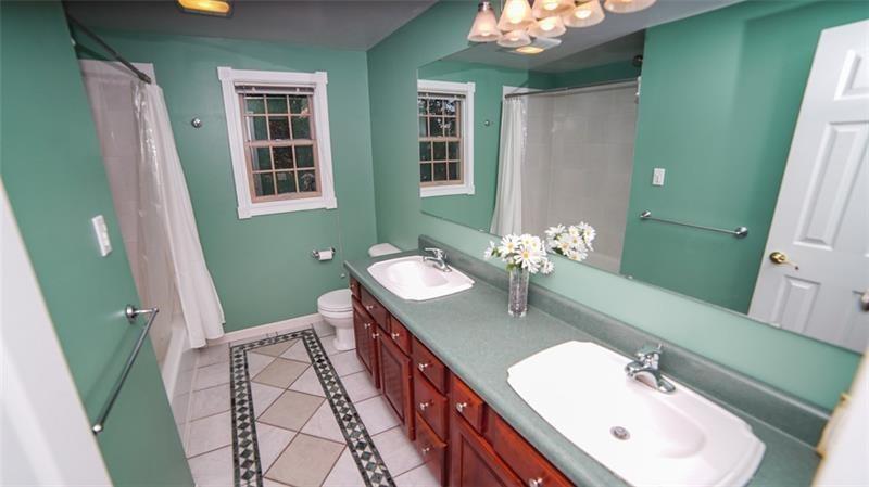 140 North Jamestown Road Coraopolis, PA 15108 - Photo 16 of 23 Gallery Image 16