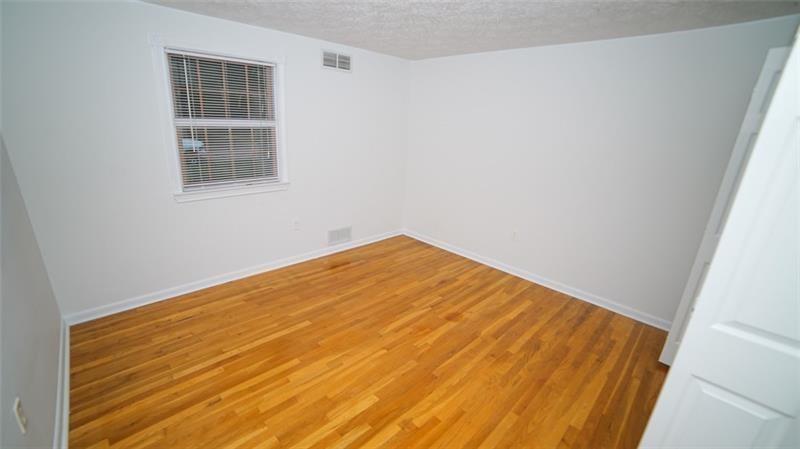 140 North Jamestown Road Coraopolis, PA 15108 - Photo 17 of 23 Gallery Image 17