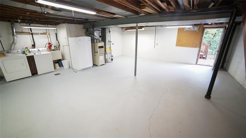 140 North Jamestown Road Coraopolis, PA 15108 - Photo 20 of 23 Gallery Image 20