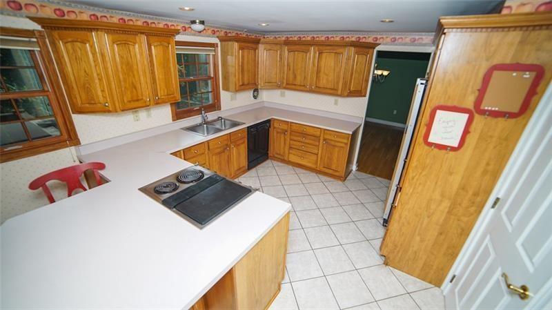 140 North Jamestown Road Coraopolis, PA 15108 - Photo 7 of 23 Gallery Image 7