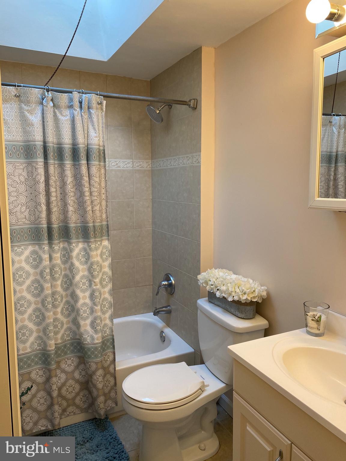 727 Bennington Road Folcroft, PA 19032 - Photo 5 of 10 bathroom