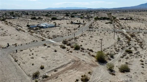 a view of a sky view