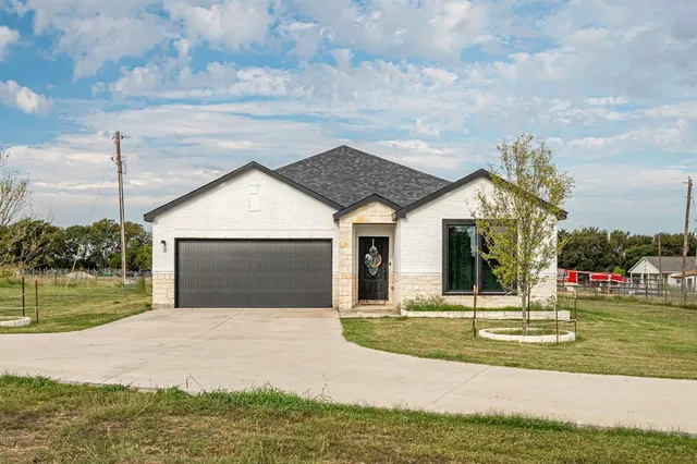 $2,600 | 19493 Fm 981, Leonard, TX 75452