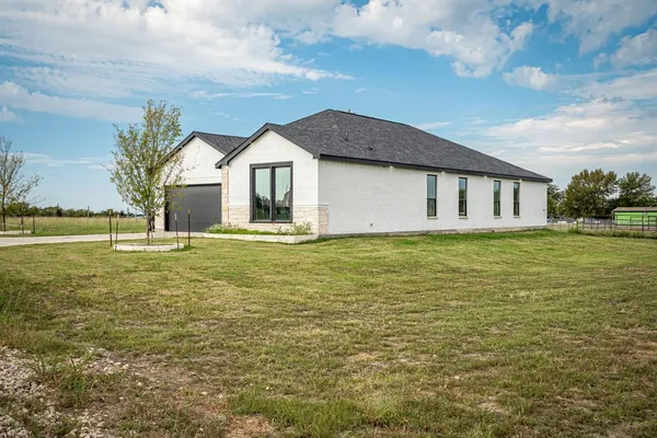 $2,600 | 19493 Fm 981, Leonard, TX 75452