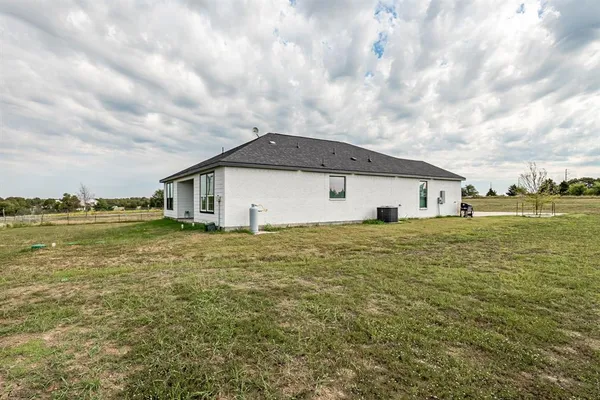 $2,600 | 19493 Fm 981, Leonard, TX 75452