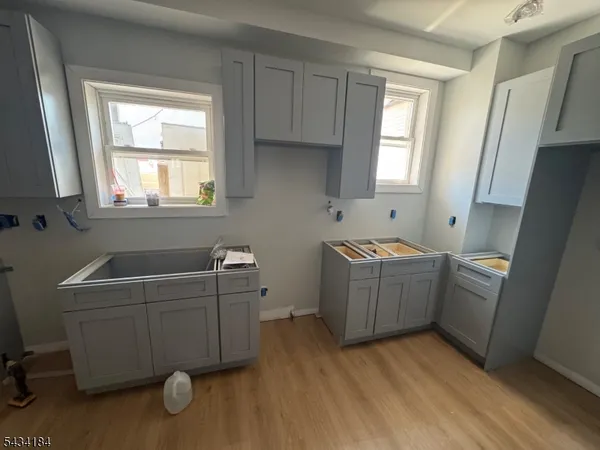 $2,250 | 160 Pacific Street, Unit 2, Newark, NJ 07105