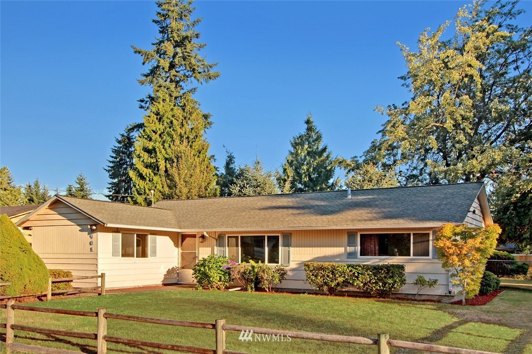 3901 Northeast 22nd Street Renton, WA 98056 - Photo 2 of 18
