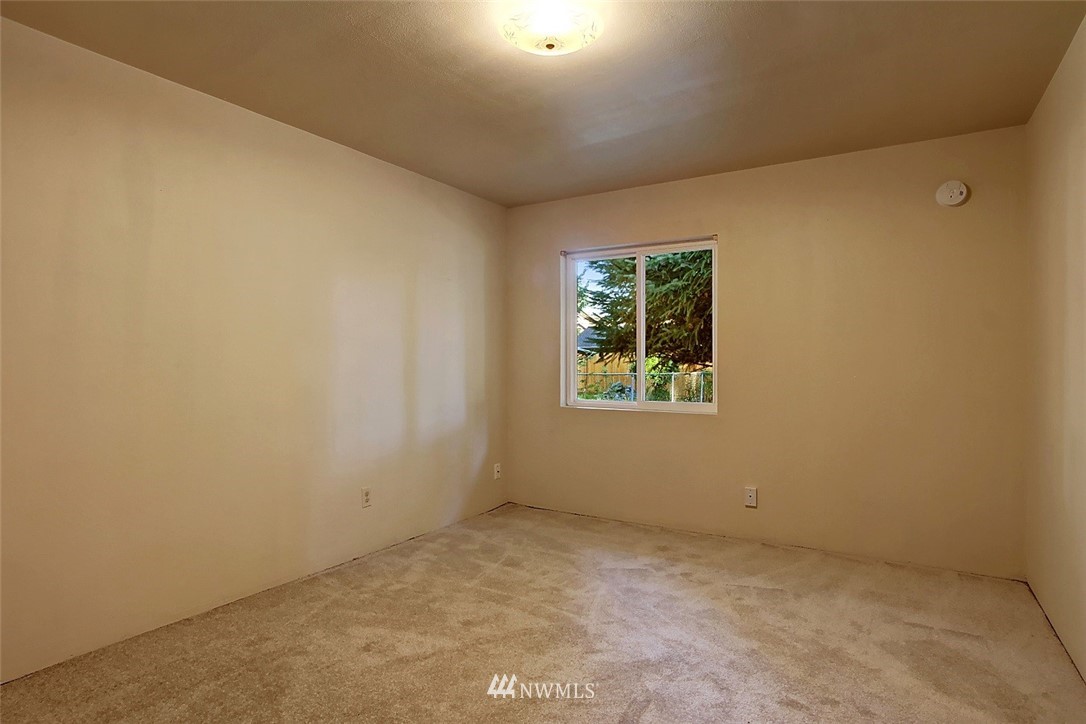 3901 Northeast 22nd Street Renton, WA 98056 - Photo 13 of 18