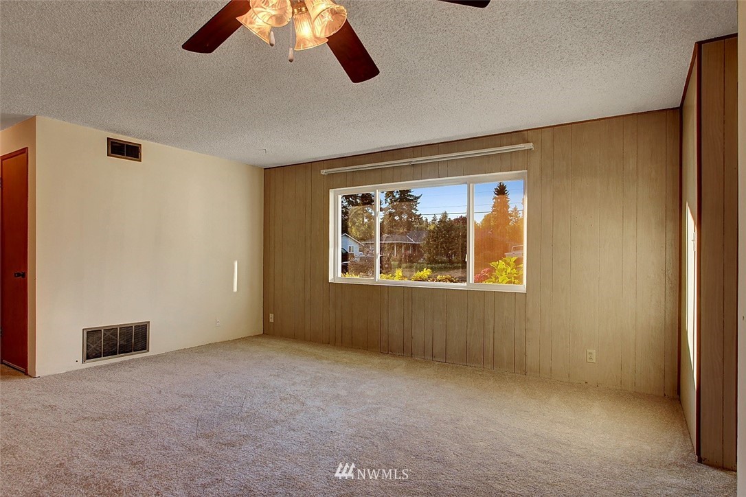 3901 Northeast 22nd Street Renton, WA 98056 - Photo 3 of 18