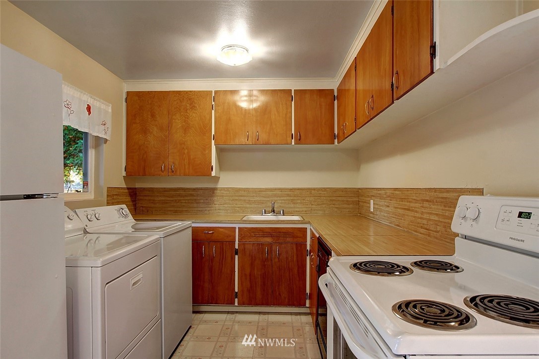 3901 Northeast 22nd Street Renton, WA 98056 - Photo 8 of 18