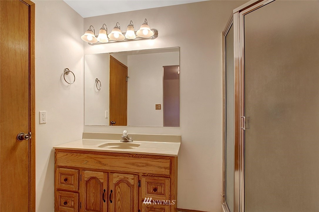 3901 Northeast 22nd Street Renton, WA 98056 - Photo 10 of 18