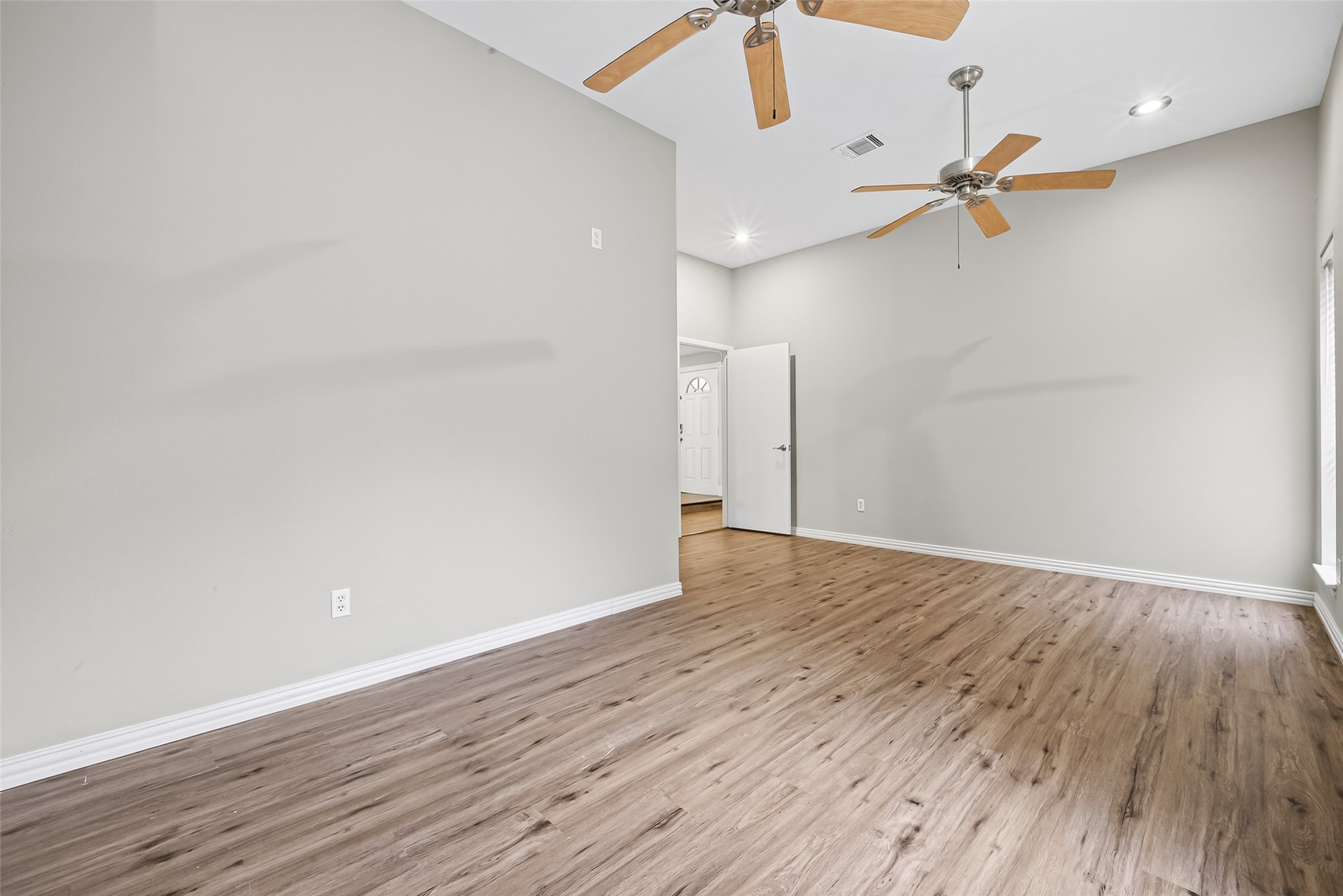 6122 Sanford Road Houston, TX 77096 - Photo 23 of 49