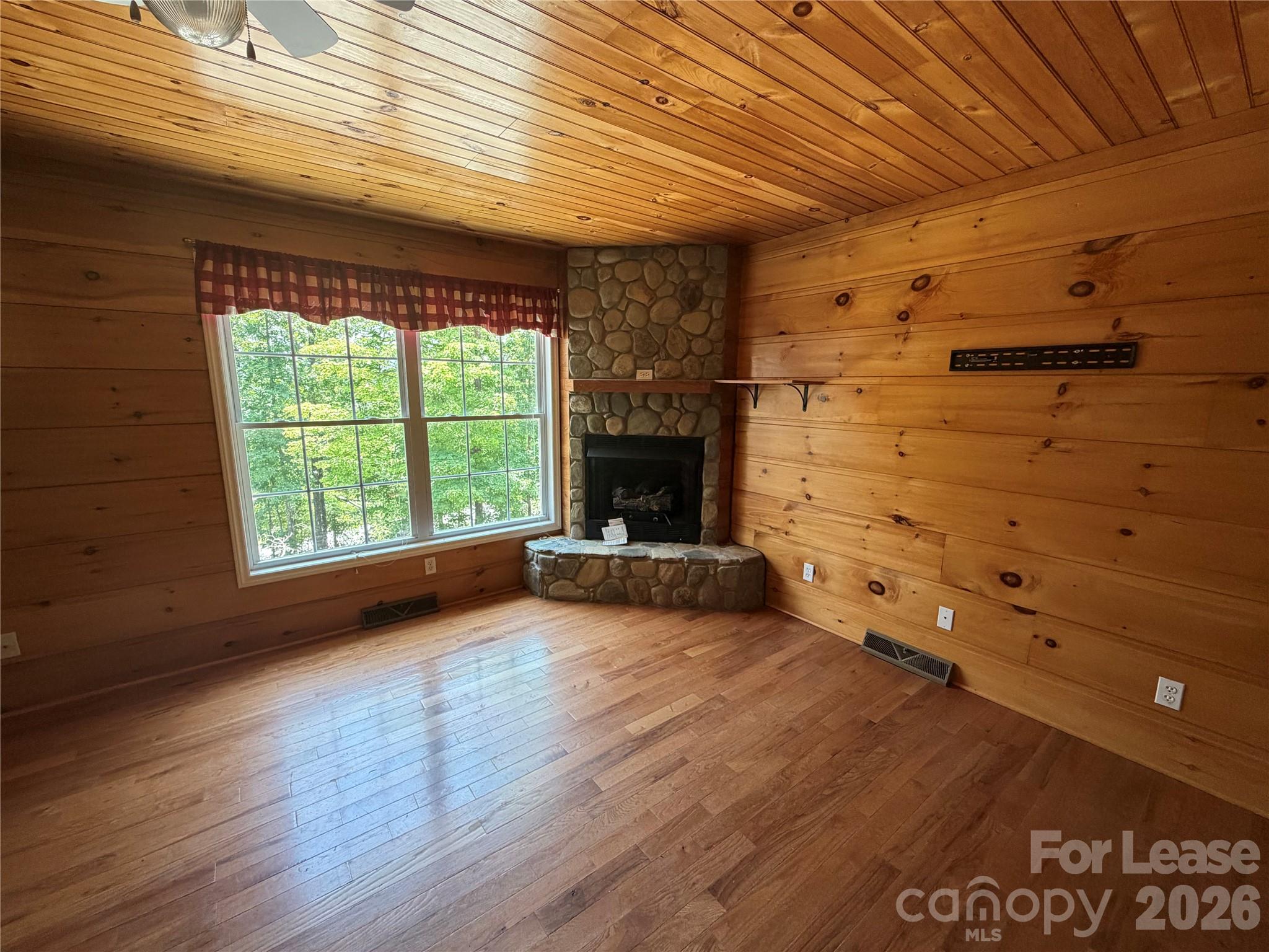 11058 Highway 221 Marion, NC 28752 - Photo 4 of 15
