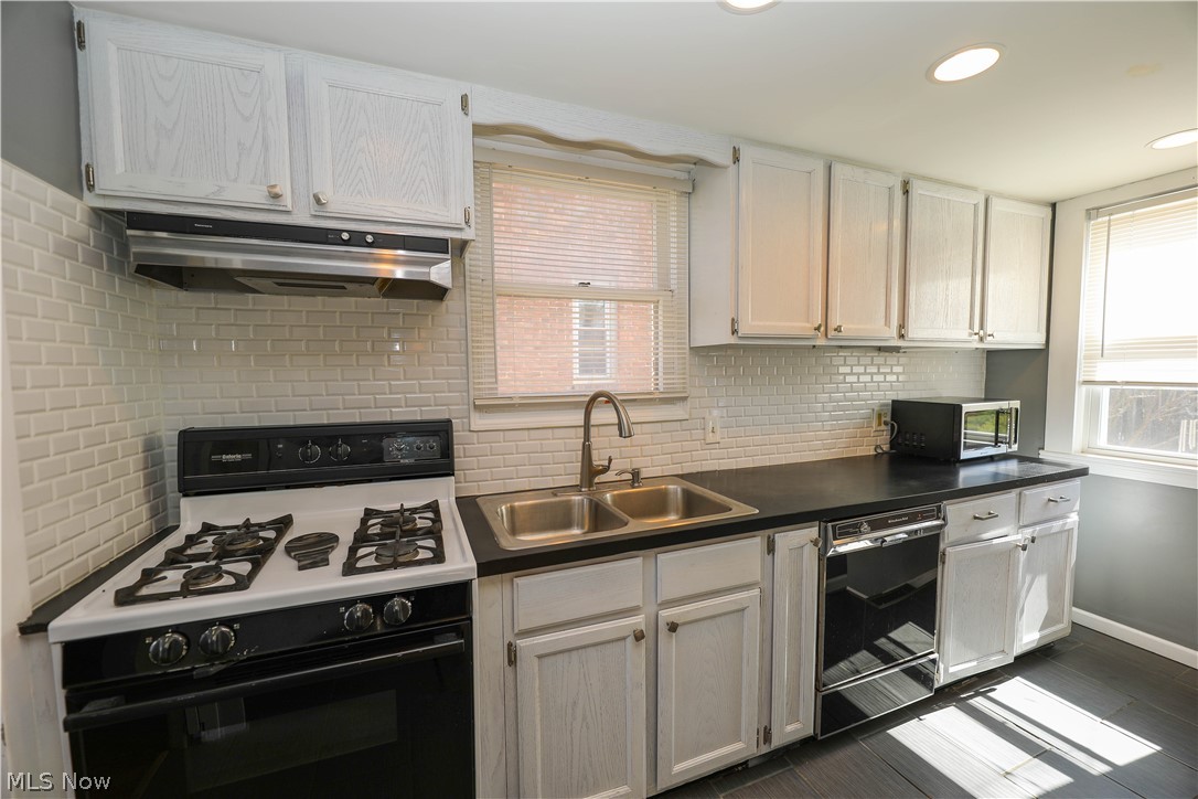 3526 Boynton Road Cleveland Heights, OH 44121 - Photo 8 of 28 Gallery Image 8