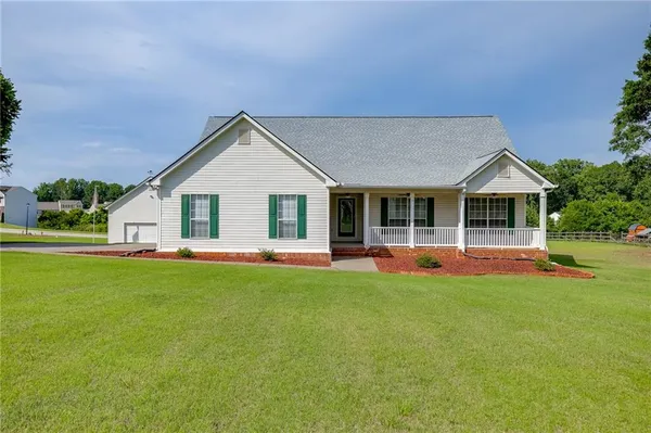 $520,000 | 352 Olde Wick Trail, Hoschton, GA 30548
