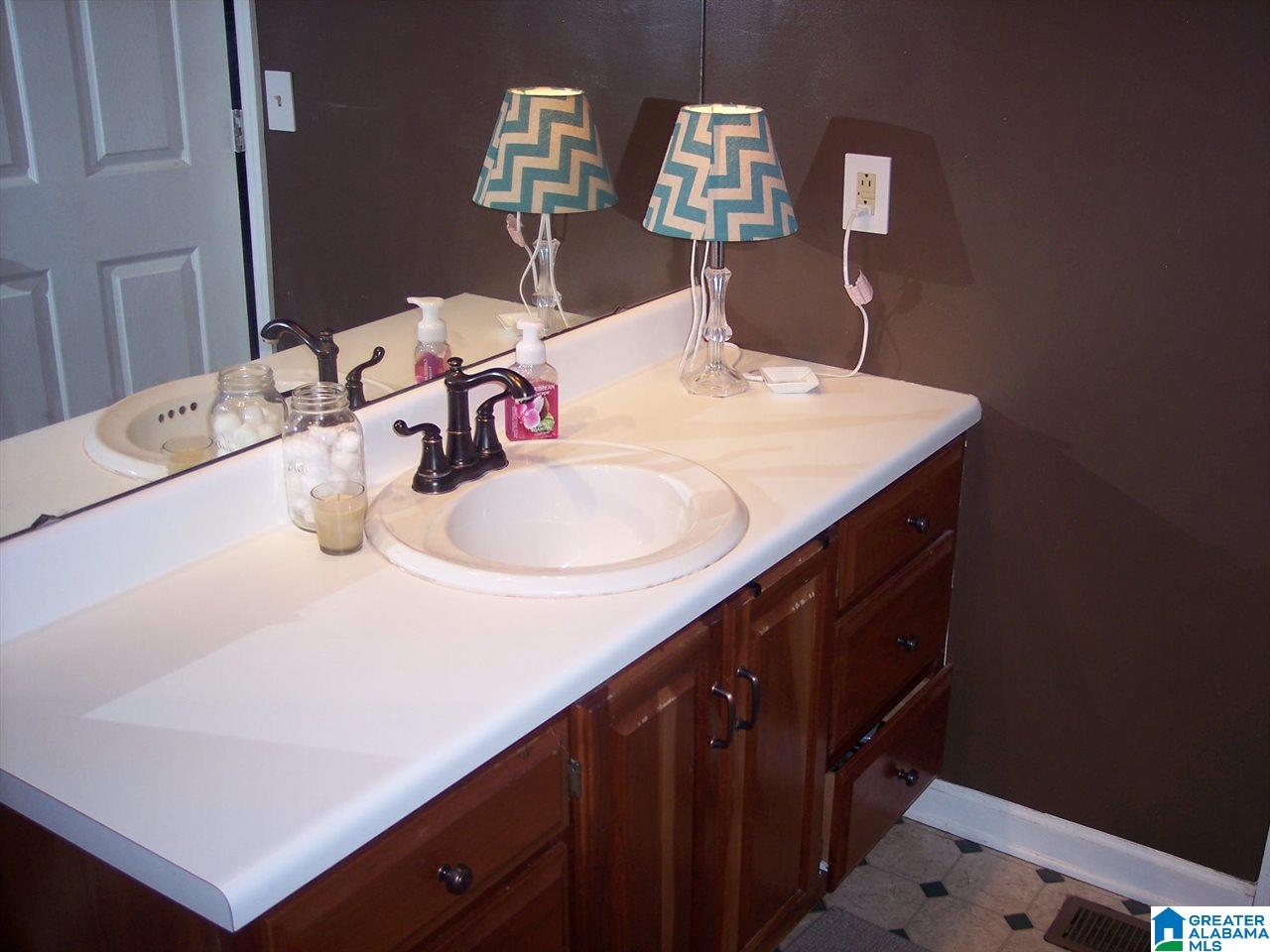 605 Tredegar Road Jacksonville, AL 36265 - Photo 7 of 31