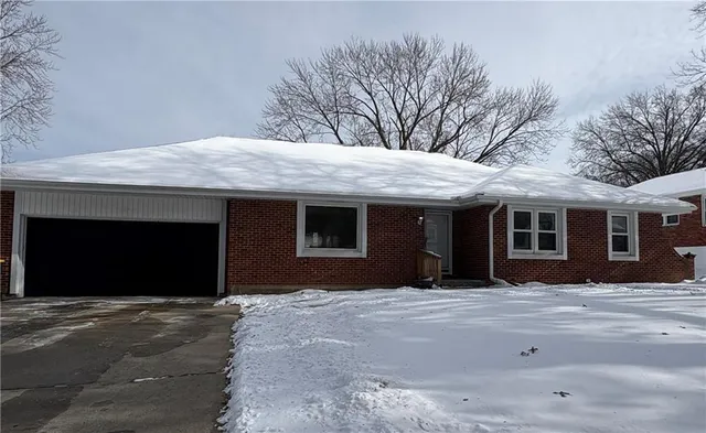 $479,500 | 10437 Grand Avenue, Kansas City, MO 64114