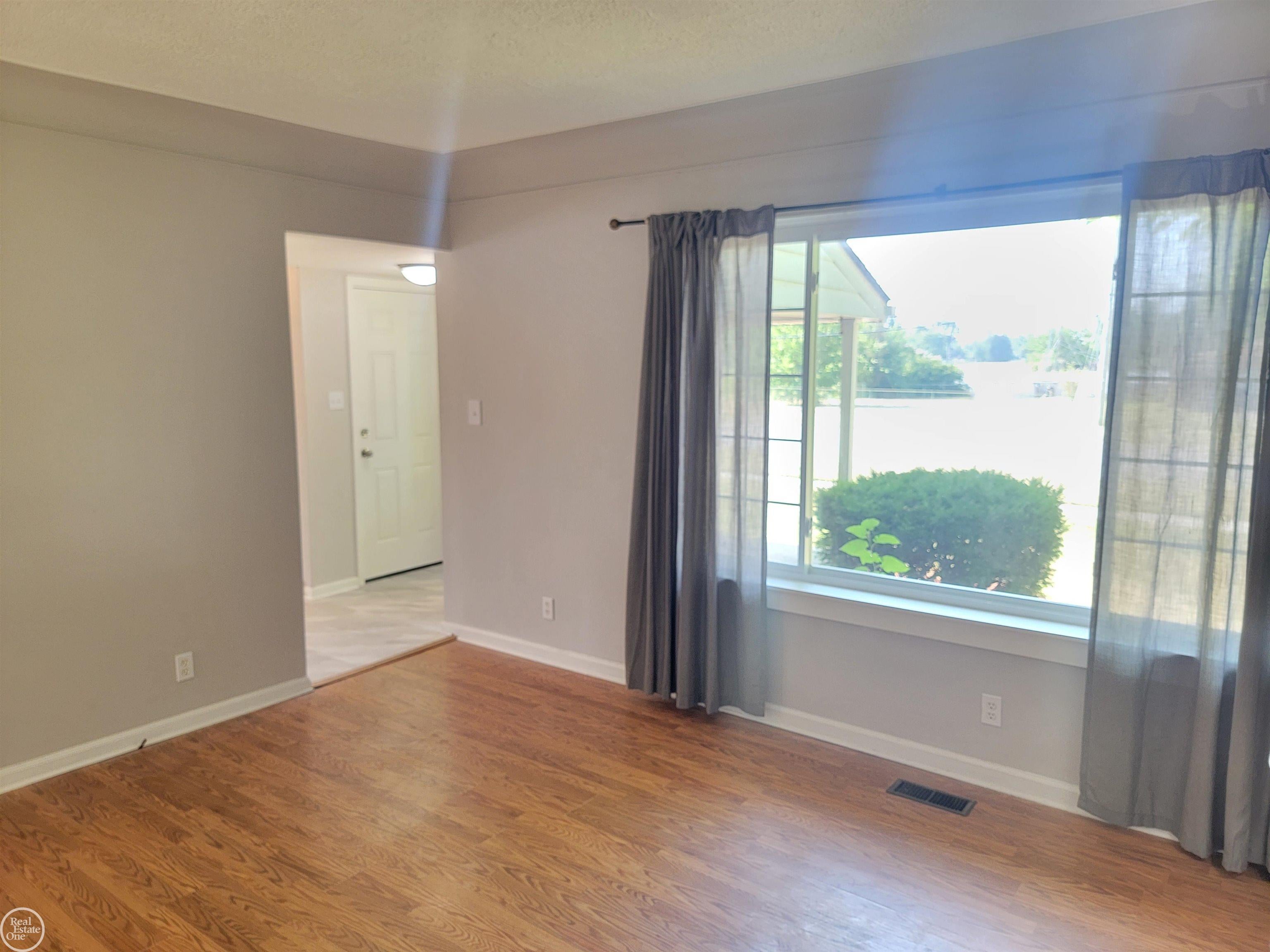 12531 Common Road Warren, MI 48093 - Photo 7 of 17