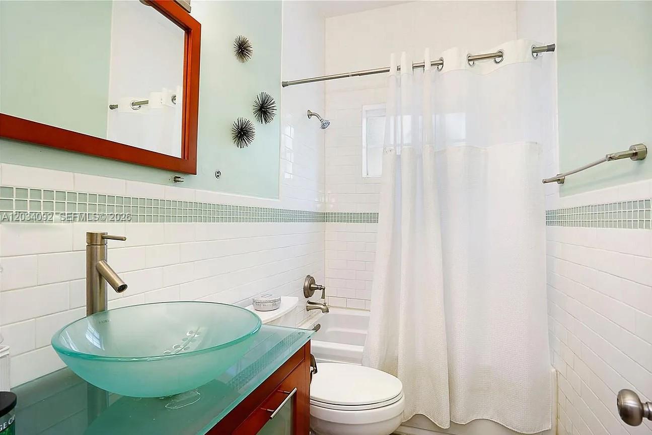 452 Southwest 26th Road Miami, FL 33129 - Photo 13 of 20